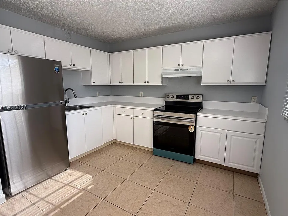 5408 NW 18th Pl #5408