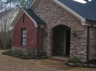 208 Colonial Rd, Memphis, TN 38117