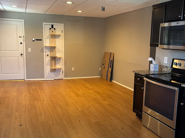 4072 Erie St #1 — Photo 2