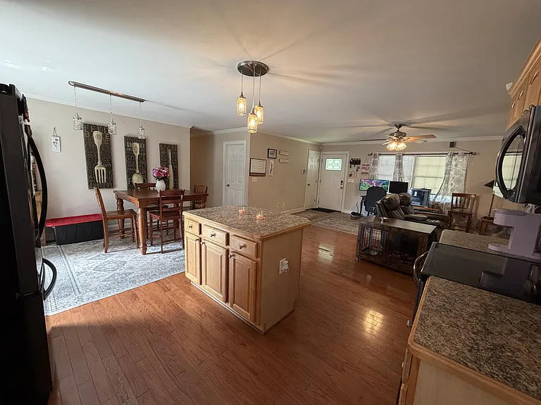 3710 Robinson St — Photo 11
