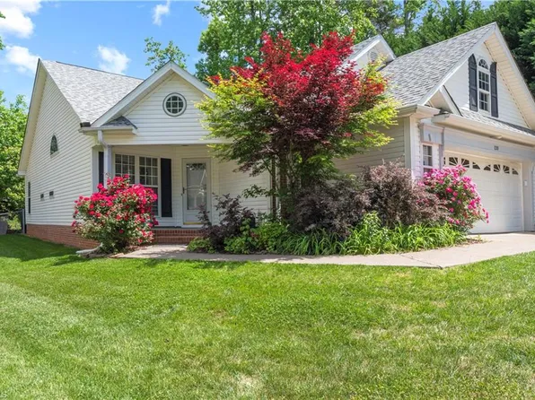 120 Jefferson Forest Ct, Winston Salem, NC 27106