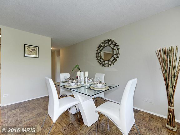 3rd image of 4501 Arlington Blvd APT 325