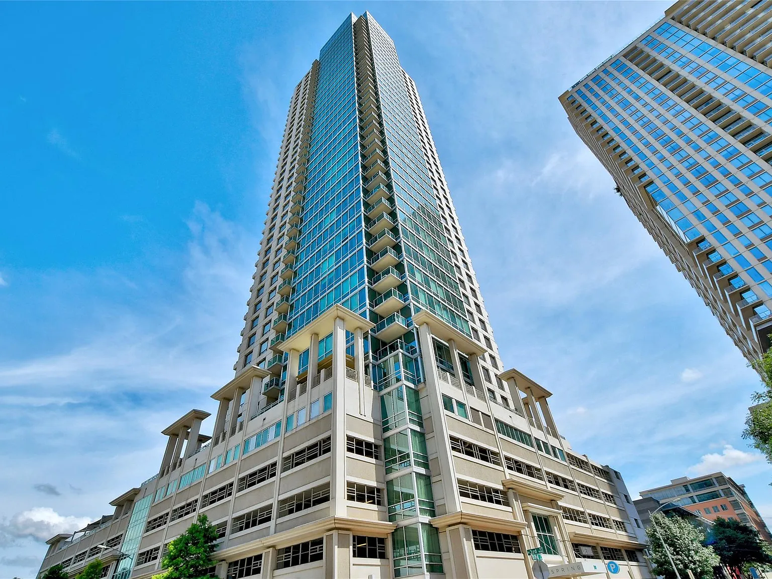 1 bed, 1.0 bath, 565 sqft, $2,500 — Photo 1