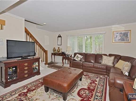 2nd image of 416 Joralemon St #F6