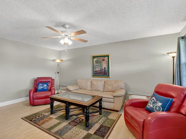 326 Farnham P #P, Deerfield Beach, FL 33442