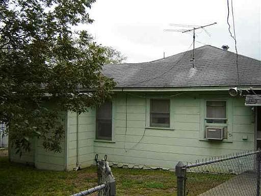 5th image of 311 ROSEMARY AVE