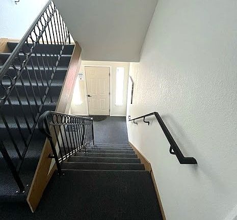 4th image of 625 N Jackson Avenue #`A10