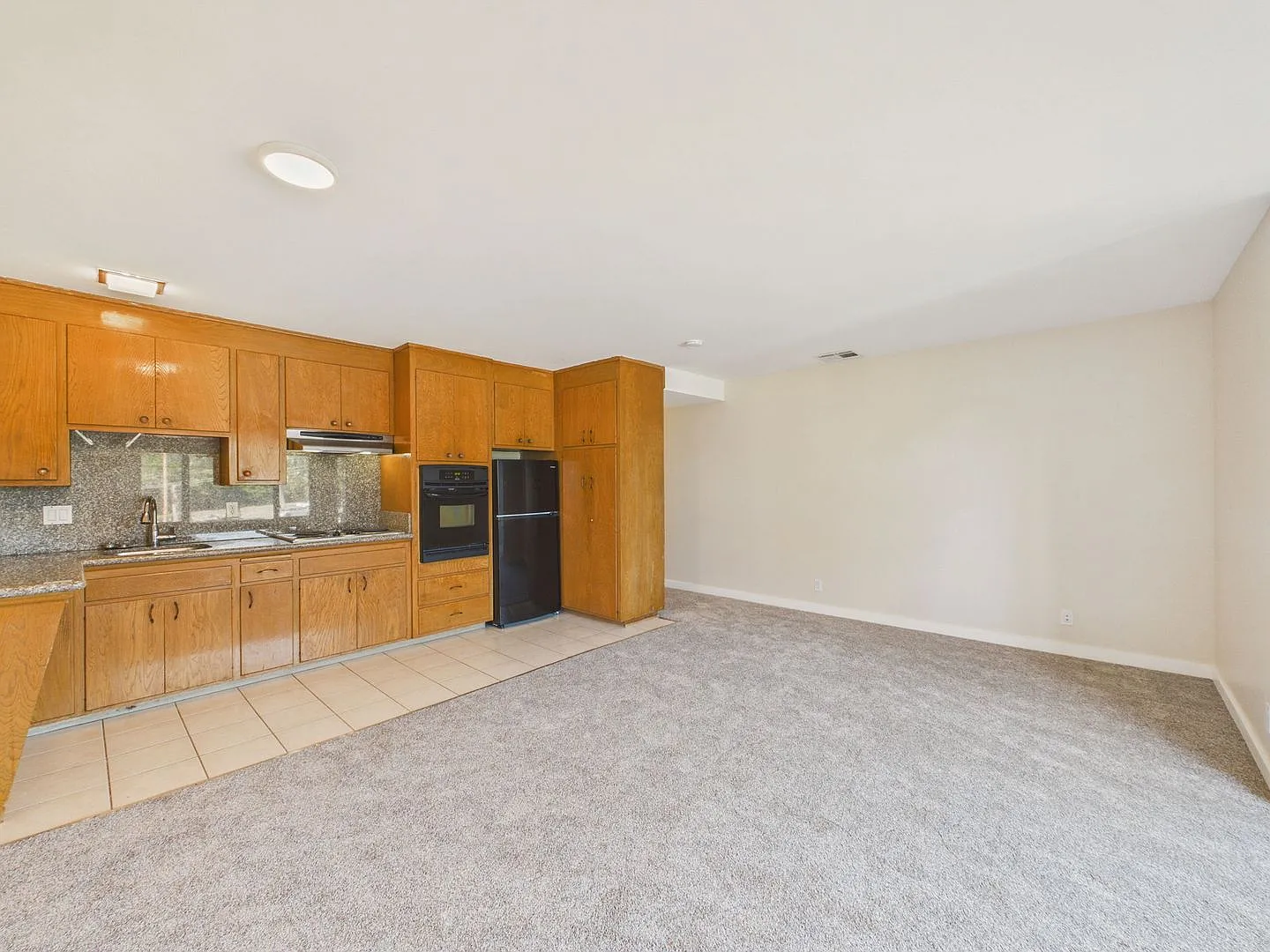Outer Richmond 2 Bedroom / 2 Bathroom Covered Parking Available — Photo 3