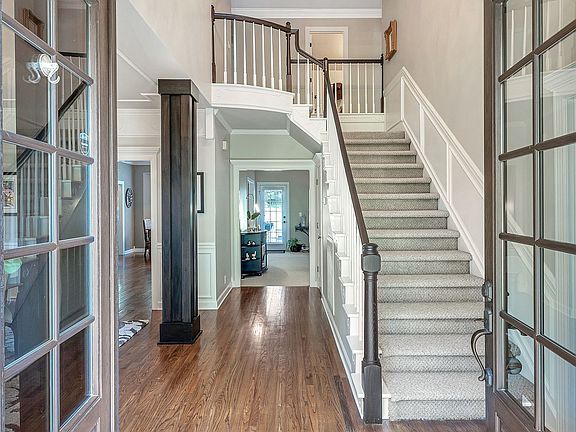 3rd image of 2239 Oakbranch Cir