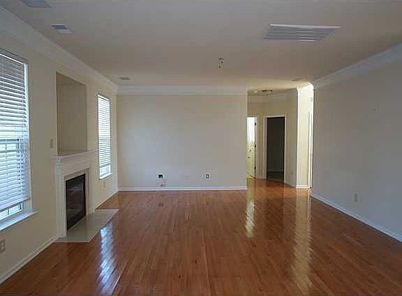 3rd image of 3336 Kirkwall Dr