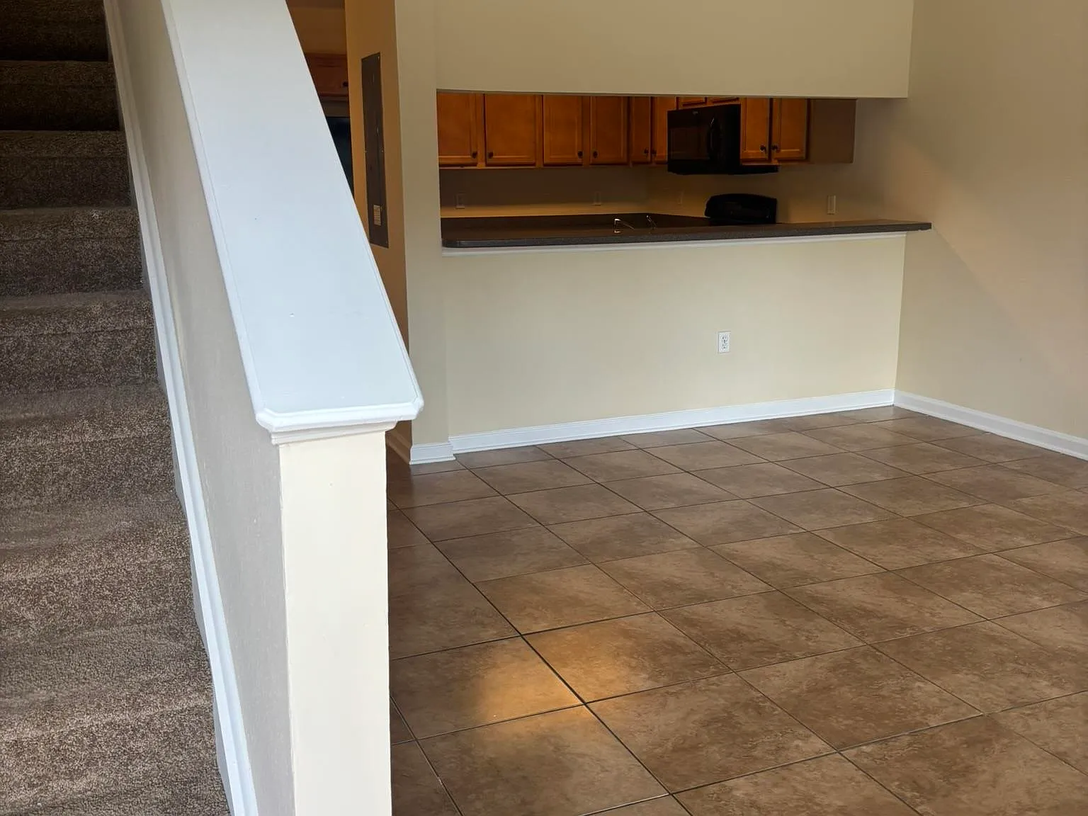 3 bed, 1344 sqft, $1,575 — Photo 2