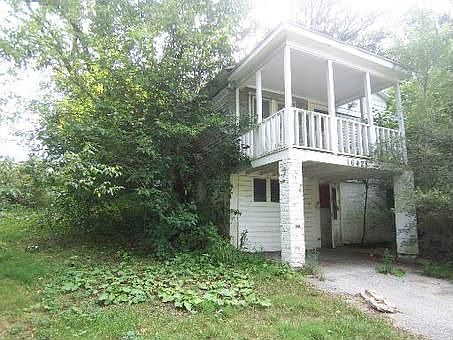 1st image of 16428 Belleplaine Dr