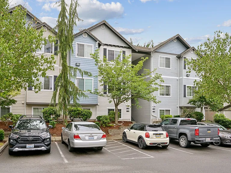 Abbey Rowe Apartments — Photo 14
