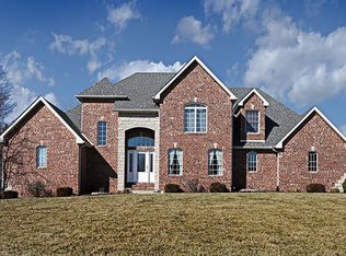 1257 Pine Lake Dr, Trenton, IL 62293