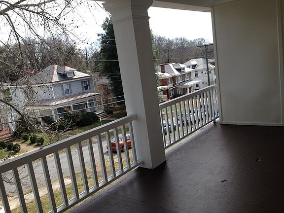 4th image of 233 Warwick Ln #B