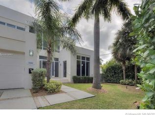 2965 N Bay Rd, Miami Beach, FL 33140