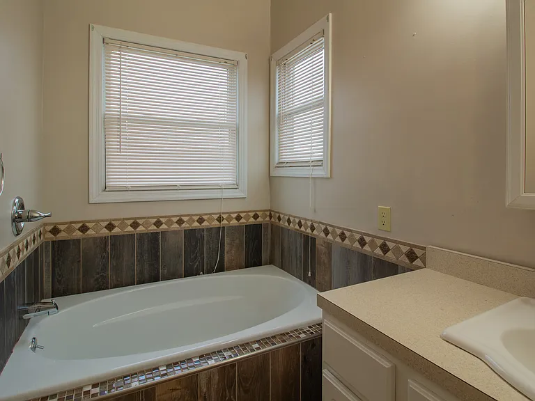 918 Harold Ave #918 — Photo 26