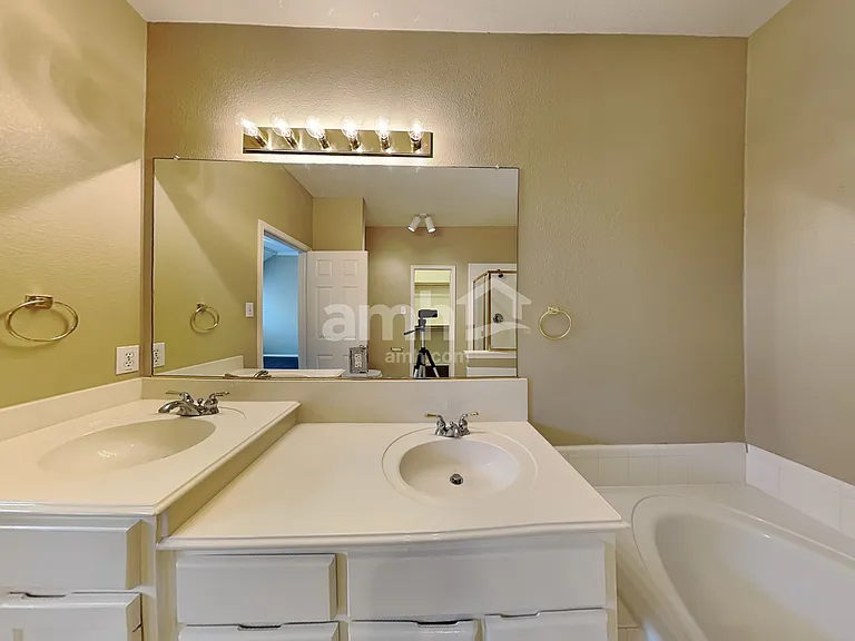 881 N Old Orchard Ln — Photo 12