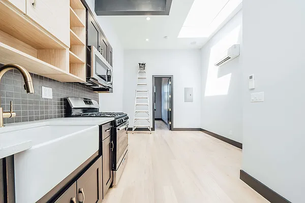 Rented by Nooklyn NYC LLC | media 11