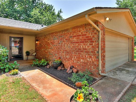 2nd image of 2220 Red Elm Dr