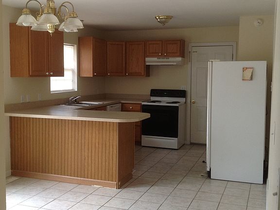 3rd image of 743 Cherokee Dr
