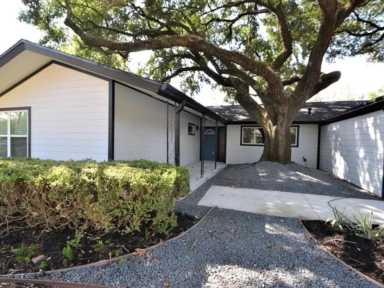 4829 Waycross Dr — Photo 1