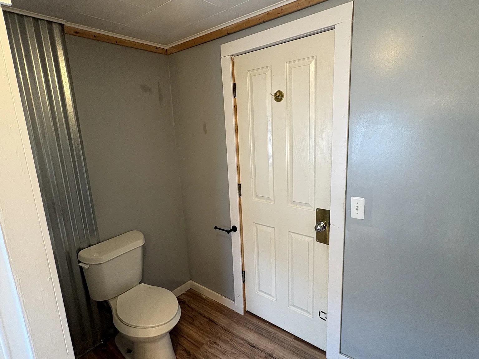 115 W State St - 201 — Photo 4