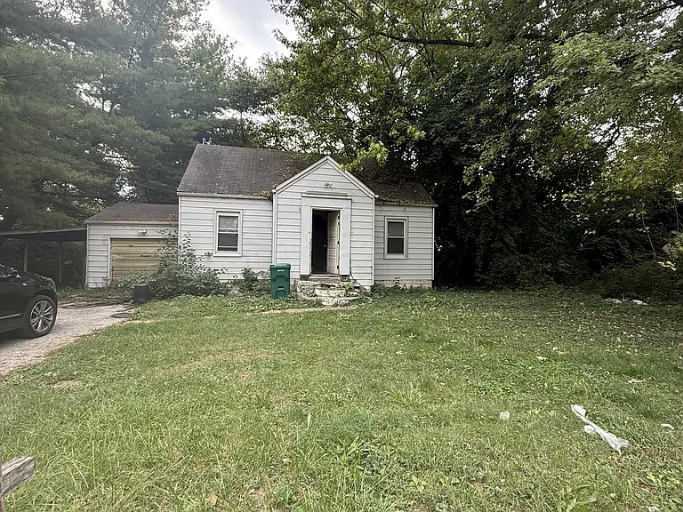 1002 Upper Cahokia Rd — Photo 1
