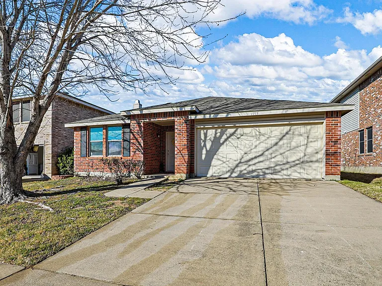 1713 Baxter Springs Dr — Photo 3