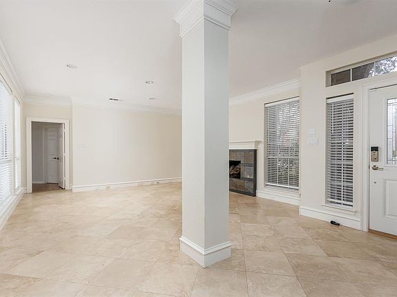4th image of 648 Forest Bend Dr
