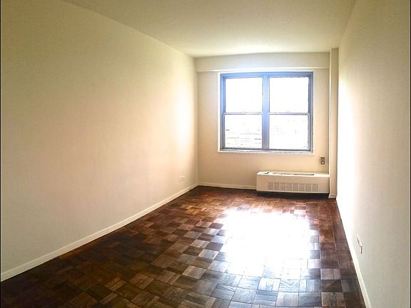 4th image of 15 W 72nd St APT 22S