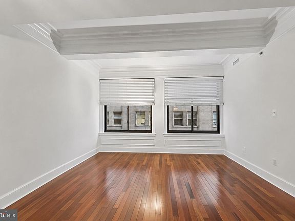 3rd image of 1500 Chestnut St APT 7D