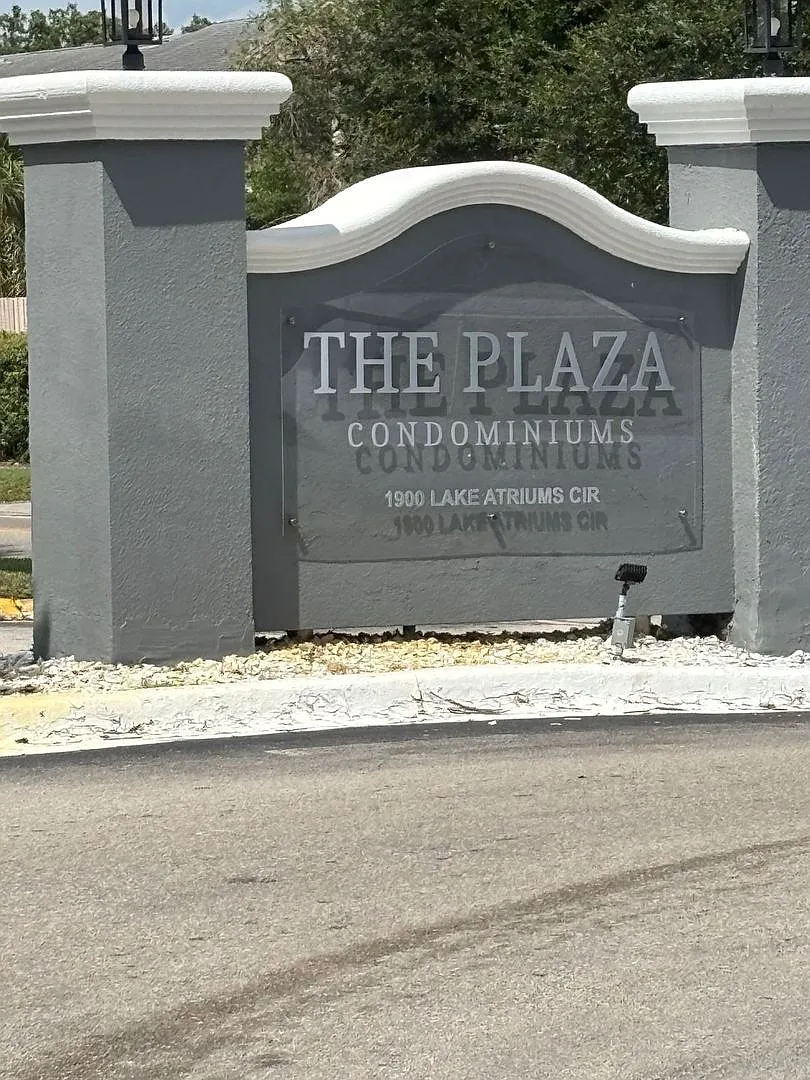 1/1 Condo available on Plaza. Close to Mall at Millenia, Orlando — Photo 1