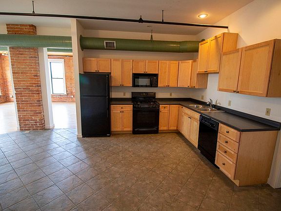5th image of 344 N Rose St