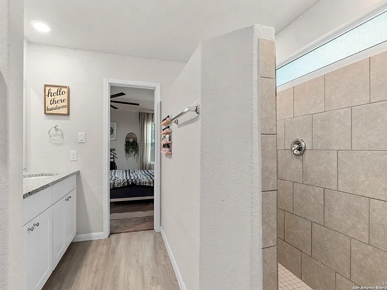 9942 Sarrebourg St — Photo 25