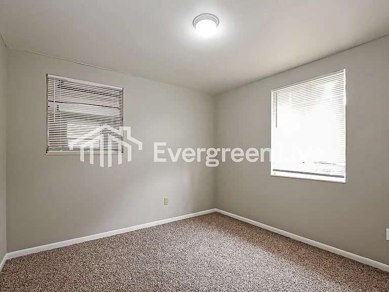 2038 Keyes Ln — Photo 15