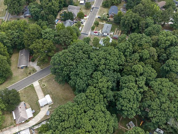 5th image of 2211 Eastwood Dr Lot 2