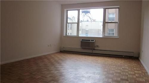 2nd image of 302 Elizabeth St