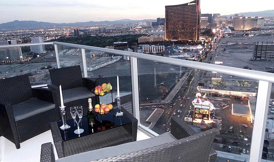 Huge Wrap Around Balcony! 