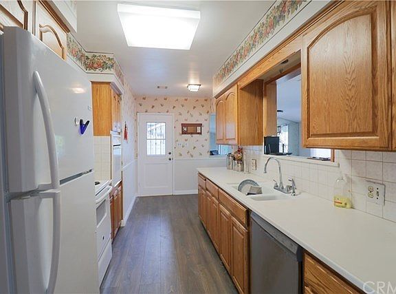 3rd image of 1520 E Orchid Dr
