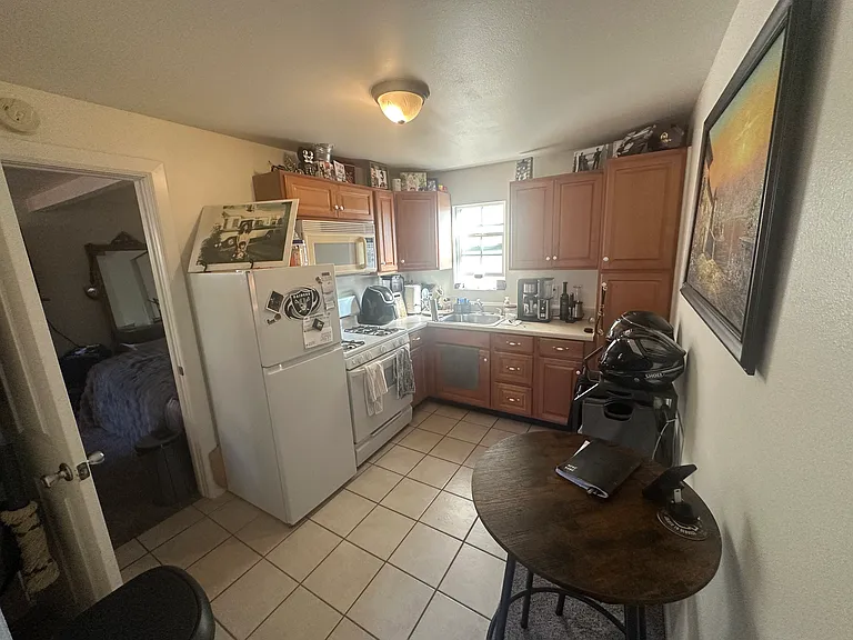 551 Hathway Ave #1/2 — Photo 6