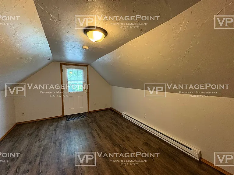 1079 Shawano Ave — Photo 6