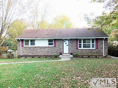 1st image of 415 Oriole Cir