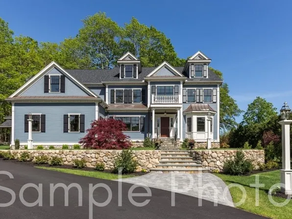 5 Tuttle Ln, Lynnfield, MA 01940