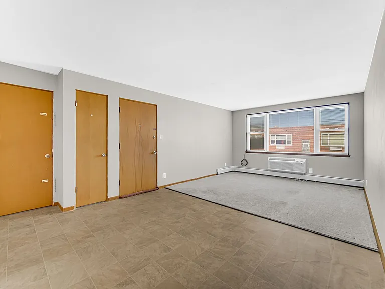 1317 Calumet Ave — Photo 5