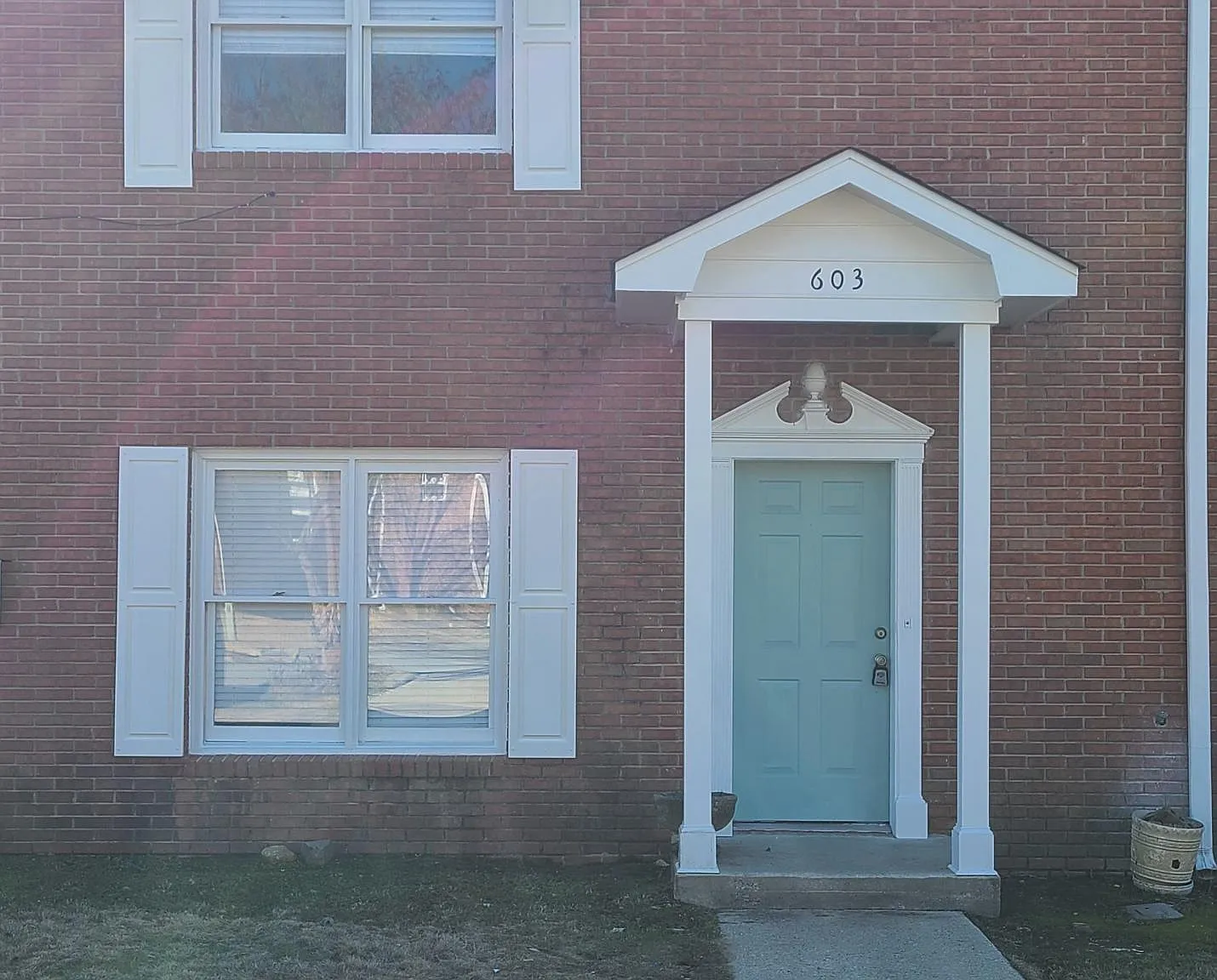 3 bed, 2.5 bath, 1604 sqft, $1,600 — Photo 1