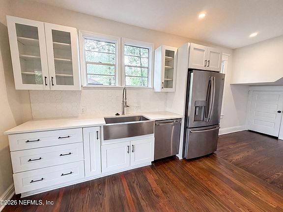 2nd image of 1620 CHERRY Street