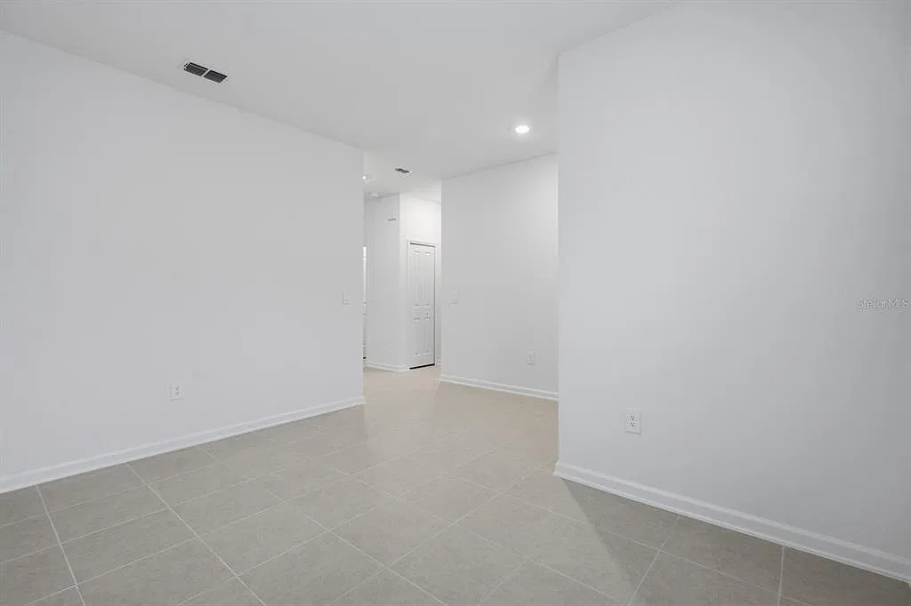 5 bed, 3.0 bath, 2455 sqft, $3,350 — Photo 4
