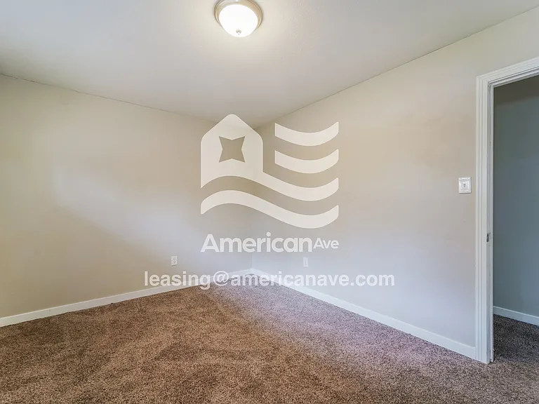 565173_012_wm_-_bedroom_13547024.jpg