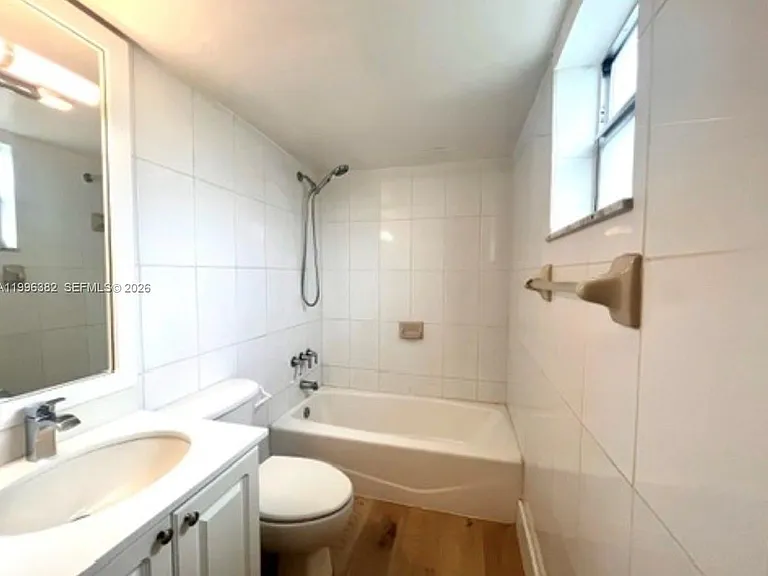 444 SW 4th St #204 — Photo 4
